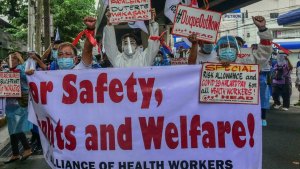 Agotados con largas jornadas y bajos salarios, los enfermeros filipinos que batallan contra el Covid-19