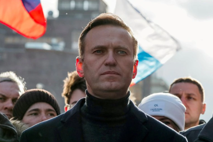 Navalni, declarado culpable por fraude y desacato