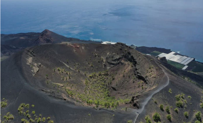 Reportan impresionante erupción volcánica en la isla española de La Palma (VIDEOS)