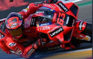 Francesco Bagnaia gana el GP de Aragón de MotoGP, por delante de Marc Márquez