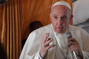 El papa Francisco advirtió sobre “un retroceso” de la democracia en el mundo
