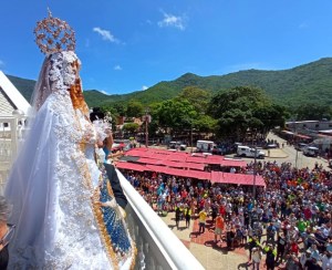 EN FOTOS: Así fue la tradicional bajada de la Virgen del Valle en Nueva Esparta este #1Sep