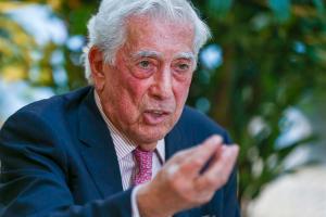 Vargas Llosa lamenta que en América Latina el odio todavía prevalece entre las diferencias políticas