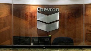 Chevron to sell test batch of sustainable aviation fuel to Delta Air