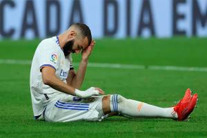 Dura baja para el Madrid: Benzema se perderá el clásico frente al Barcelona por lesión