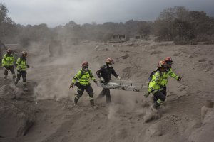 Identificaron 14 osamentas tras erupción de un volcán en Guatemala en 2018