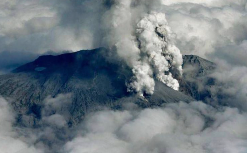 El volcán Otake del sudoeste de Japón registró una poderosa erupción