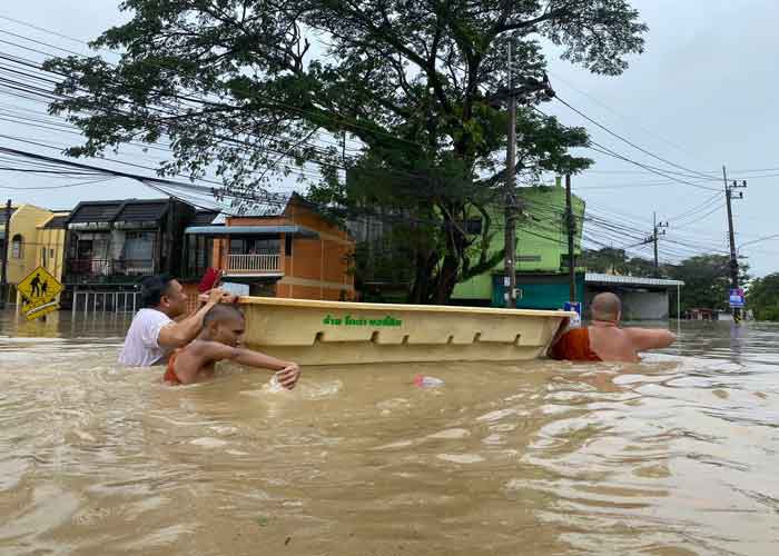 Al menos seis muertos y miles de casas anegadas por inundaciones en Tailandia
