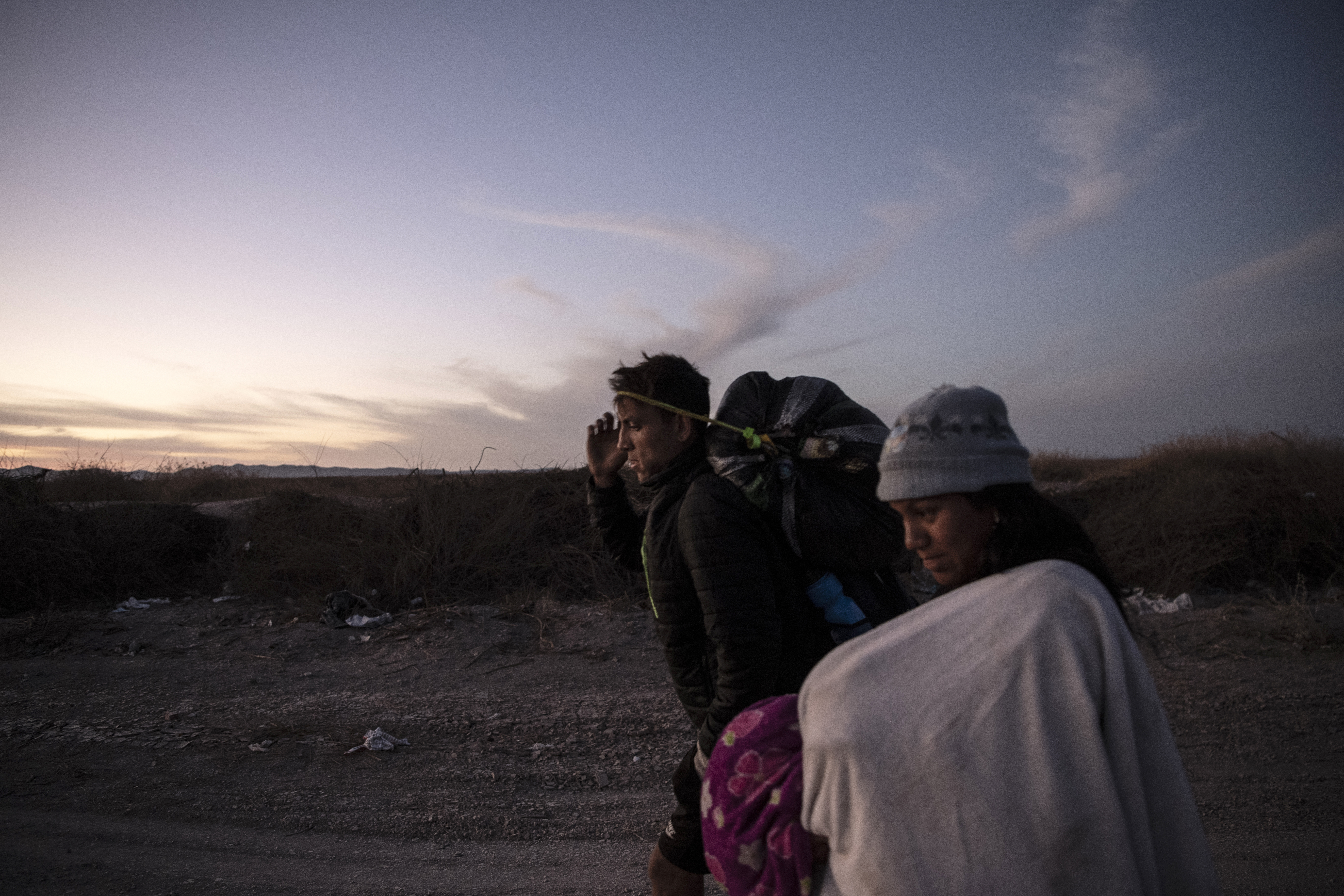 Venezolanos llegan a Chile a través de una travesía arriesgada  por el desierto de Atacama (Fotos)
