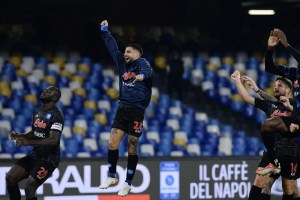 Napoli se mantiene como líder de la Serie A tras vencer al Bologna