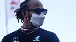“Déjenme tranquilo”: Las discusiones de Hamilton con su equipo y su error que le costó la cima del campeonato en el GP de Turquía