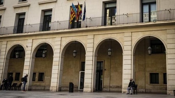 Ladrón asfixió a un anciano que lo invitó a beber en su casa en España