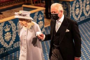 Príncipe Carlos rompió el silencio sobre el estado de salud de su madre