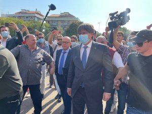 Puigdemont llegó a tribunal de Cerdeña para comparecer ante justicia italiana