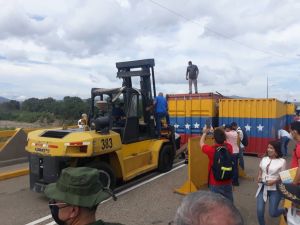 Régimen de Maduro ordenó retirar los contenedores en la frontera con Colombia (Fotos)