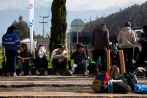 Refugios colombianos se preparan para afluencia de migrantes mientras Venezuela reabre la frontera