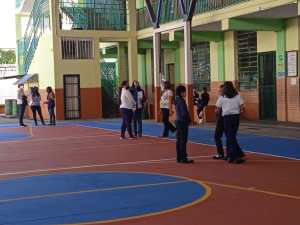 En Mérida el ausentismo en las aulas y la falta de agua marcó el inicio de clases presenciales