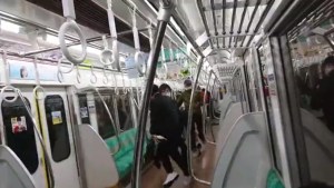 Más de 10 personas heridas en el Metro de Tokio por ataque de un hombre armado con cuchillo y líquido inflamable