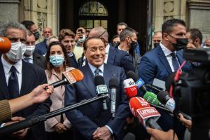 Ex primer ministro italiano Silvio Berlusconi absuelto de sobornar al pianista de sus fiestas