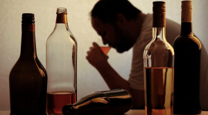 Al menos 30 personas mueren en Rusia a causa de una intoxicación por productos alcohólicos falsificados