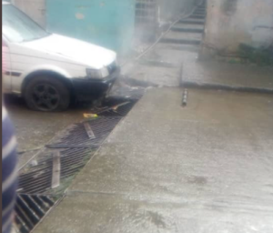 Siguen sin recibir respuestas: Vecinos del Barrio Unión en Petare denuncian deterioro de las tuberías (FOTOS)