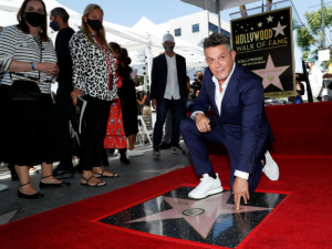 “Jamás soñé esto”: Alejandro Sanz ya tiene su estrella en el Paseo de la Fama de Hollywood