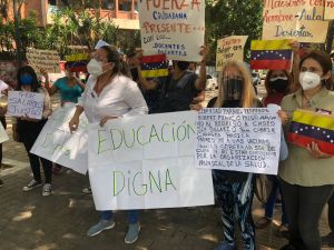 Desde la Defensoría del Pueblo en Caracas, docentes repudian el reinicio de clases presenciales #25Oct (VIDEOS)
