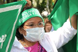 Feministas bolivianas pidieron sanciones por suspensión de aborto a niña abusada