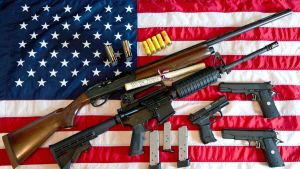 Fiscales de EEUU abogaron para prohibir venta de armas a menores de 21 años