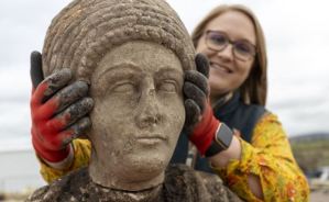 Hallazgo de estatuas romanas en obras de línea ferroviaria desconcertó a Inglaterra