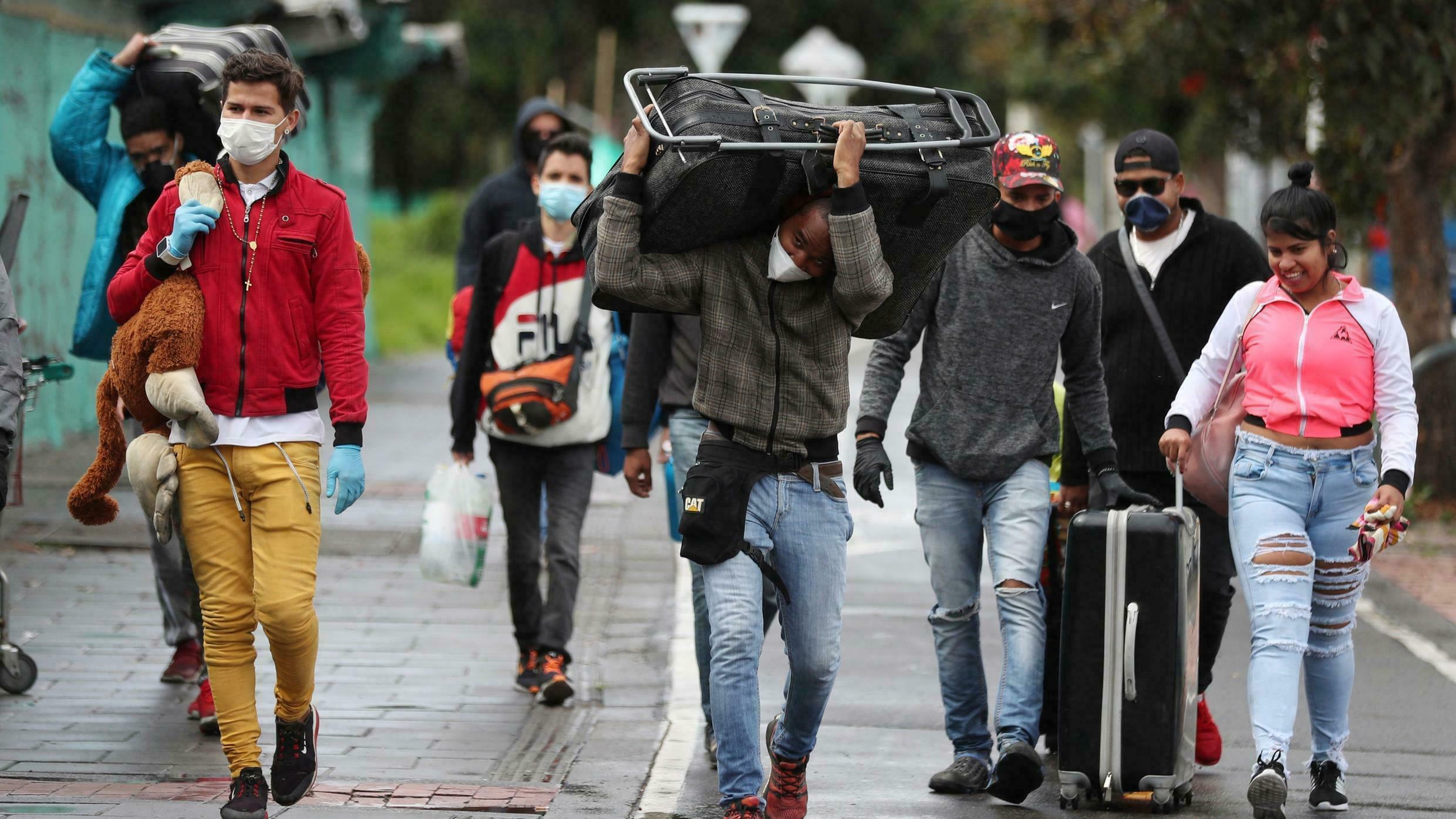El Tiempo: En Colombia, ocho de cada diez venezolanos trabajan más de 40 horas a la semana