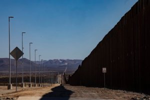 EEUU frenará construcción del muro en frontera con México que comenzó Trump