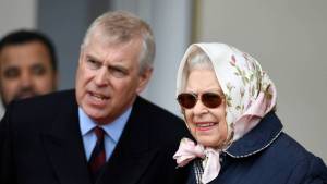La reina Isabel II “paga millones” de su fortuna para defender al príncipe Andrés de las acusaciones de abuso sexual
