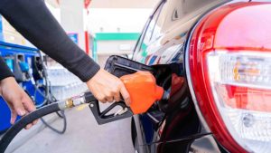 Gobernadores demócratas instan a una pausa en el impuesto federal a la gasolina hasta 2023