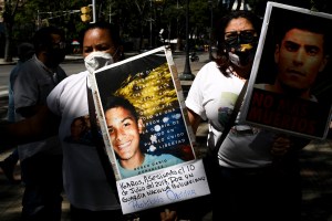 Víctimas de Maduro y activistas ven una puerta a la justicia con investigación de la CPI