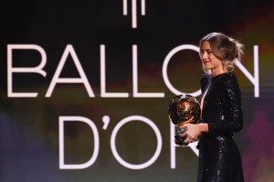 La española Alexia Putellas se llevó el Balón de Oro femenino