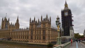 Los casos de misoginia y porno que escandalizan al Parlamento británico