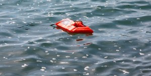 Mueren en un naufragio al menos 20 migrantes que iban hacia el Reino Unido