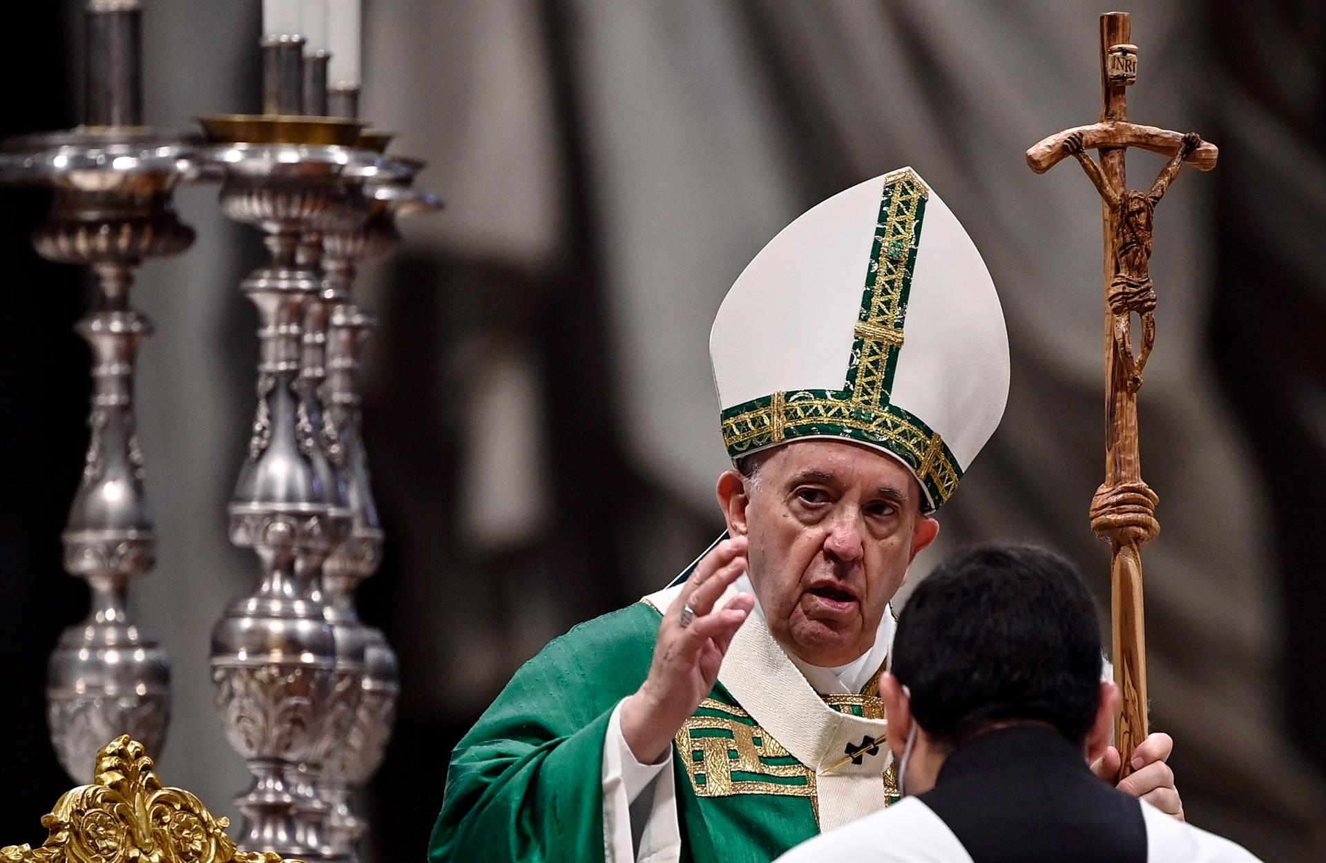 El papa Francisco pide “acompañar” a todos los ucranianos que sufren los bombardeos