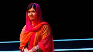 La Premio Nobel de la Paz Malala se casa con su prometido en una pequeña ceremonia en Reino Unido (Fotos)