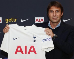 Antonio Conte es nombrado nuevo entrenador del Tottenham