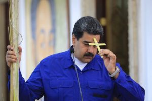Maduro presume su “intelecto” y explica por qué el alzamiento del 4 de febrero no es un golpe de Estado