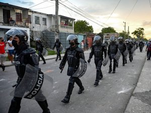 Cuba, sitiada por la dictadura: Cuerpos de seguridad y militantes del régimen se movilizaron para evitar protestas