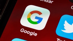La Justicia europea avala multa contra Google de 2.424 millones de euros