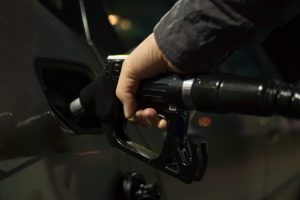 Descontento y preocupación en Miami tras incremento del precio de la gasolina