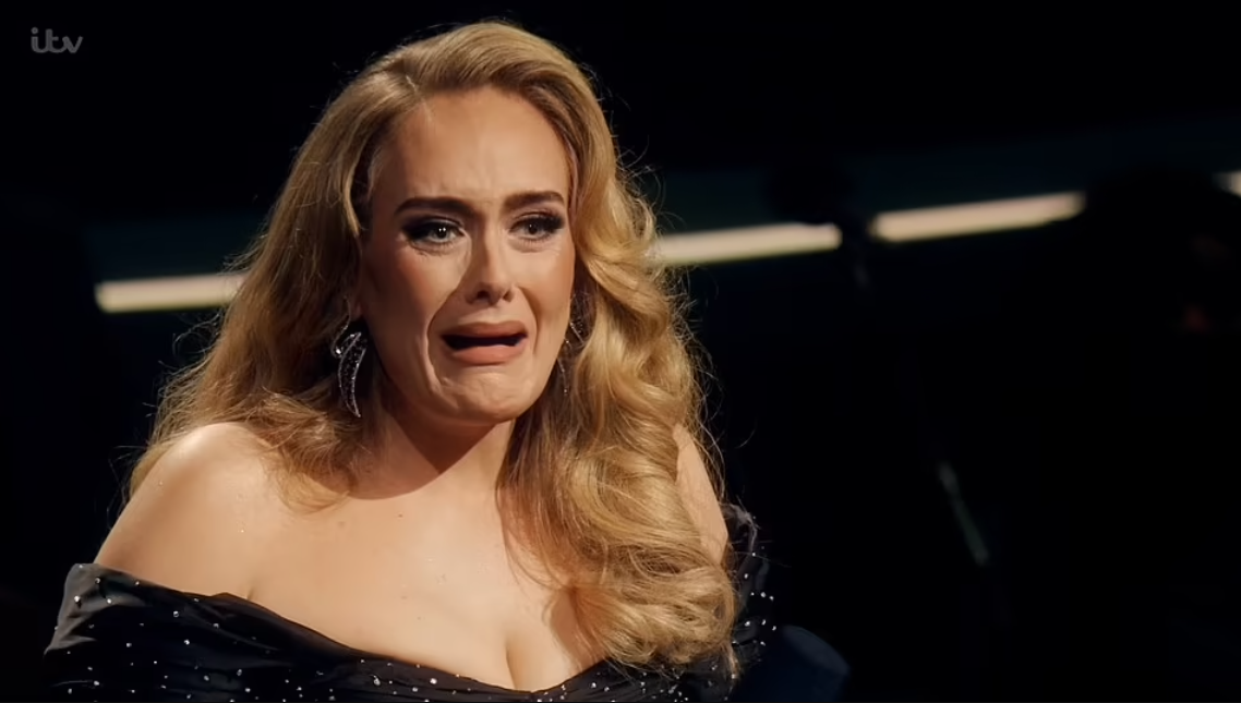 “Me hice encima”: Adele reinicia la presentación en vivo después que los nervios le impidieran continuar