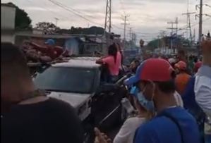 Barinenses permanecen en las calles a la espera de los resultados del CNE (Video)