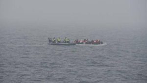 Detenidos al menos 39 miembros de una red de tráfico de migrantes por el Canal de la Mancha