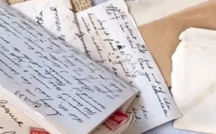Recibió las cartas que le había escrito un soldado enamorado… ¡luego de 60 años!