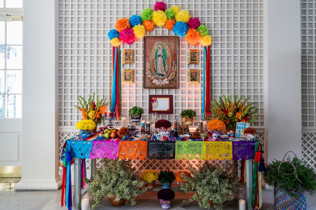 La Casa Blanca instaló por primera vez un altar por el Día de los Muertos